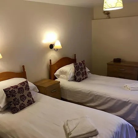 Pound Farm Lodges *